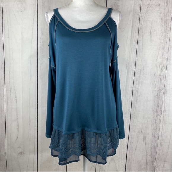 Xhilaration Tops - NWT Xhilaration Cold Shoulder Top